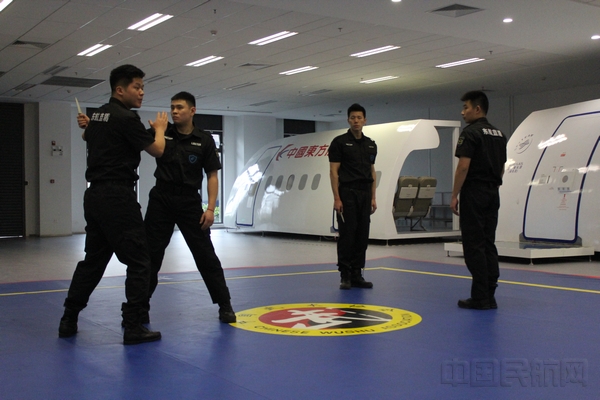 东航空保安全员开展训练-东航供图.jpg
